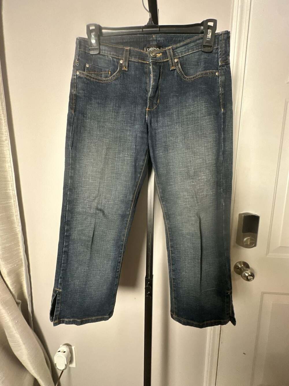 bebe Women's Dark Wash Denim Cropped Jeans with Side Slits#972